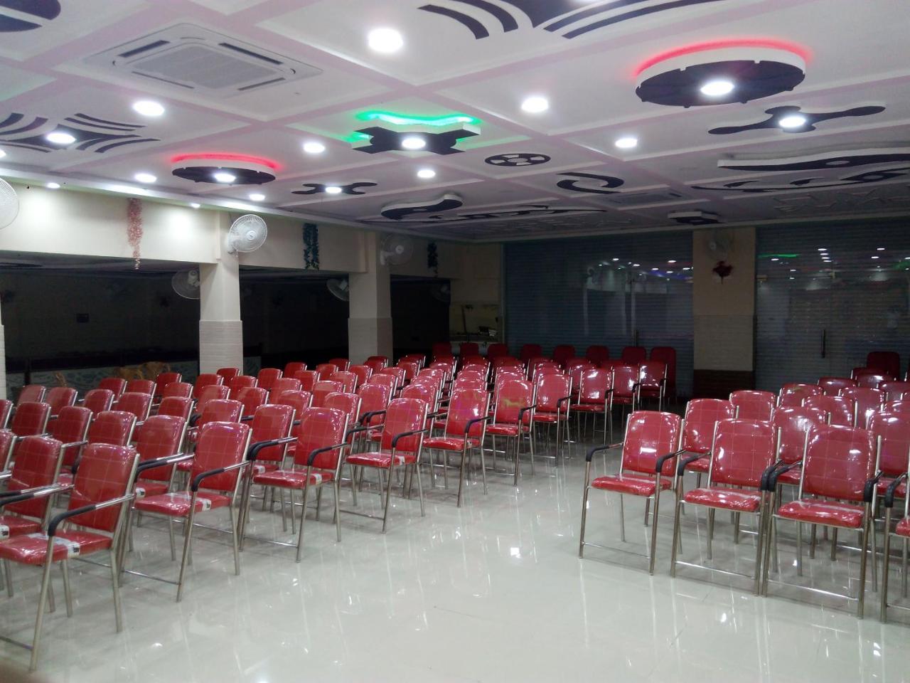 Mahendra Continental Hotel Fatehpur  Buitenkant foto